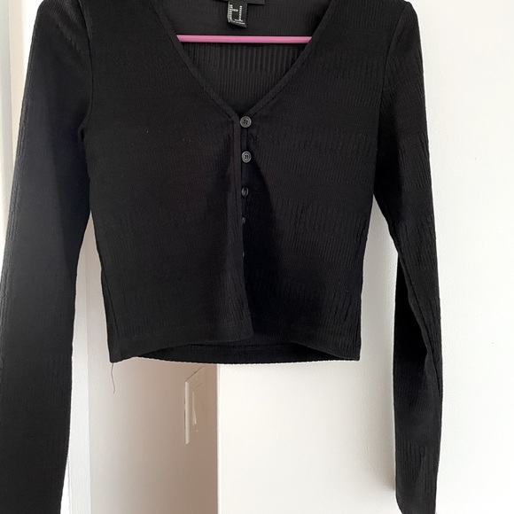 Forever 21 Tops - black crop sweater